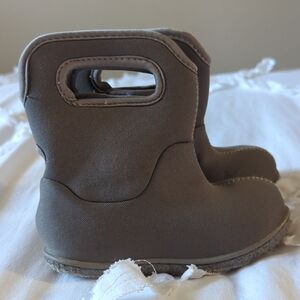 Gray Baby Bogs Size 6